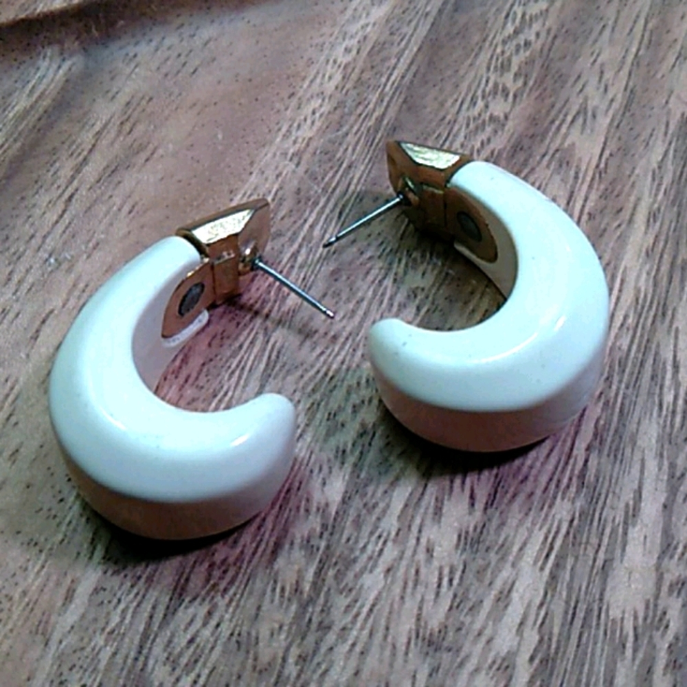 Vintage Trifari cream and gold hoop like earrings